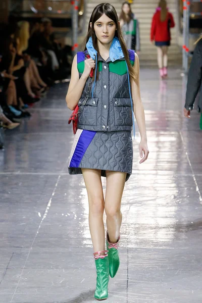 Look 22